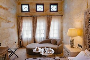 Akantha House