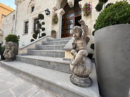 Akantha House