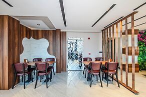 Hilltown Airport Hotel