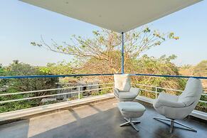 Lux 4bhk w Elevated Pool 3km to Beach Lazy Duck