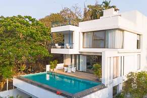 Lux 4bhk w Elevated Pool 3km to Beach Lazy Duck