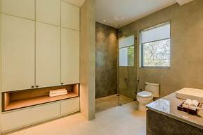 Lux 4bhk w Elevated Pool 3km to Beach Lazy Duck