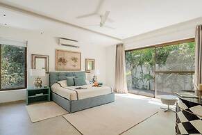 Lux 4bhk w Elevated Pool 3km to Beach Lazy Duck