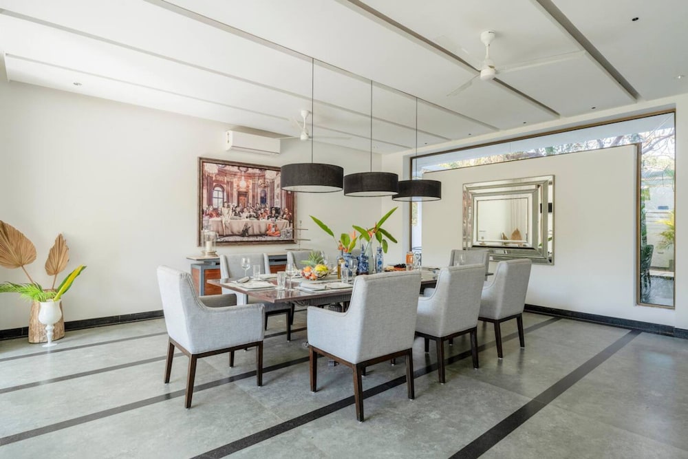 Lux 4bhk w Elevated Pool 3km to Beach Lazy Duck
