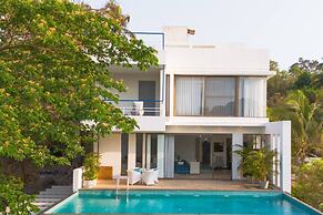 Lux 4bhk w Elevated Pool 3km to Beach Lazy Duck