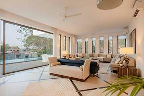 Lux 4bhk w Elevated Pool 3km to Beach Lazy Duck