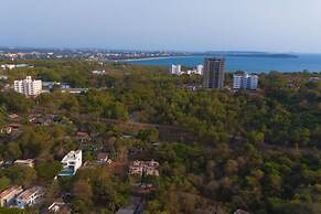 Lux 4bhk w Elevated Pool 3km to Beach Lazy Duck