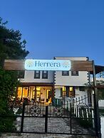Herrera Otel & Tiny Houses