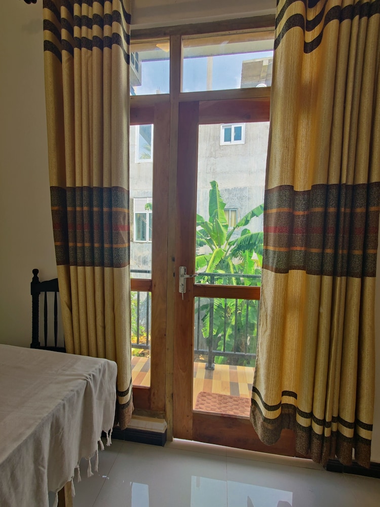 Randi Guest House