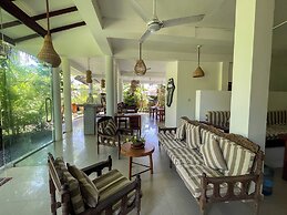 Randi Guest House