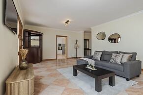 Amendoeira Residence by Homie