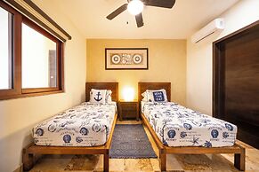 Luxury Beachfront Condo 3 BR - El Faro Ref 301