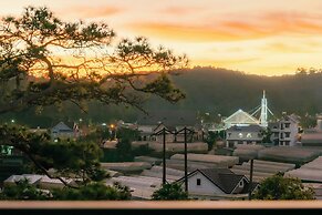 PINE VIEW HOTEL DALAT