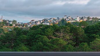 PINE VIEW HOTEL DALAT