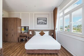 PINE VIEW HOTEL DALAT