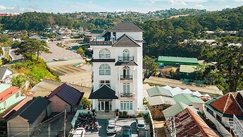 PINE VIEW HOTEL DALAT