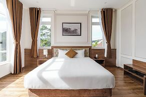 PINE VIEW HOTEL DALAT