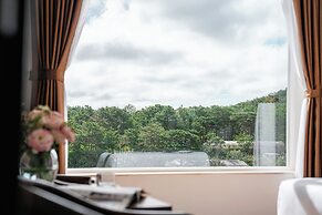 PINE VIEW HOTEL DALAT