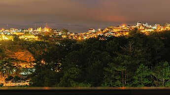 PINE VIEW HOTEL DALAT