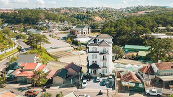 PINE VIEW HOTEL DALAT