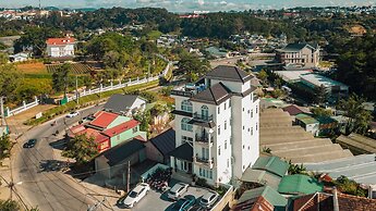 PINE VIEW HOTEL DALAT