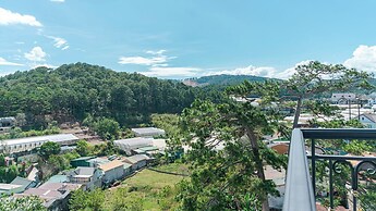PINE VIEW HOTEL DALAT