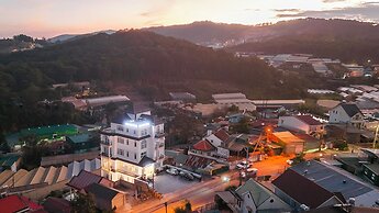 PINE VIEW HOTEL DALAT