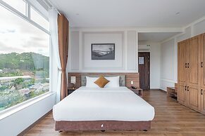 PINE VIEW HOTEL DALAT