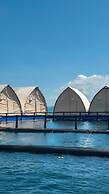 Floating Home in Reef Resort Unit 14