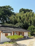 Jukrokjungsa hanokstay