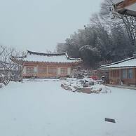 Jukrokjungsa hanokstay