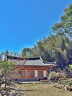 Jukrokjungsa hanokstay