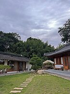 Jukrokjungsa hanokstay