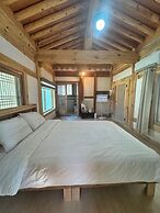 Jukrokjungsa hanokstay