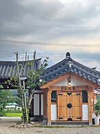 Jukrokjungsa hanokstay