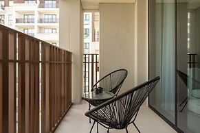Maison Privee - Serene Hideaway w/ Top Facilities in Creek Beach
