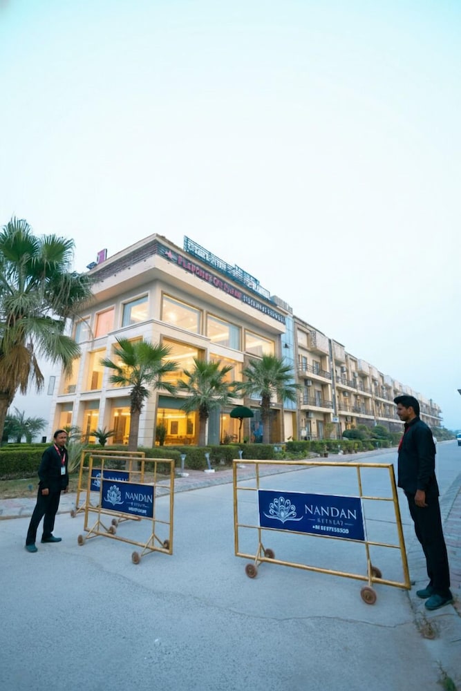 Nandan Retreat