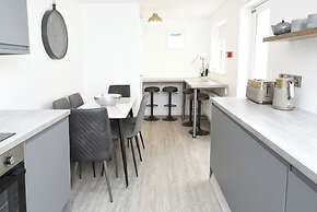 Ocho Homes by Eight Continents