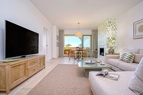 Exclusive 2BD Apartment Heated Pool Flamingos Golf