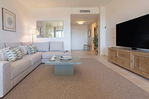 Exclusive 2BD Apartment Heated Pool Flamingos Golf