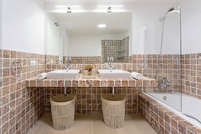 Exclusive 2BD Apartment Heated Pool Flamingos Golf
