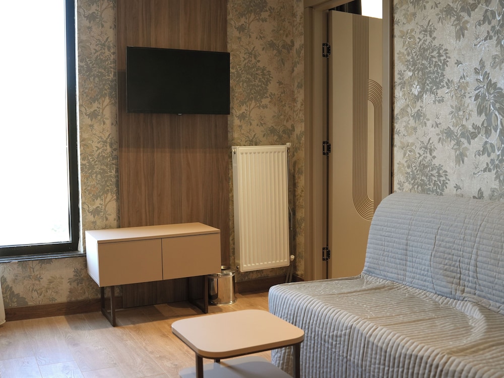 Arun Suites
