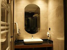 Arun Suites