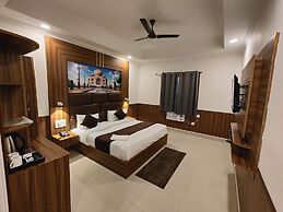 Hotel Luxeevista by Navodayans