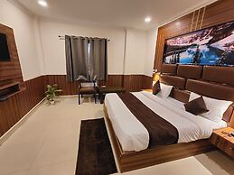 Hotel Luxeevista by Navodayans