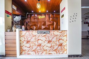 Hotel Luxeevista by Navodayans