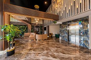 Airport Waves Hotel