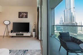 Stunning Burj Khalifa & Fountain Views