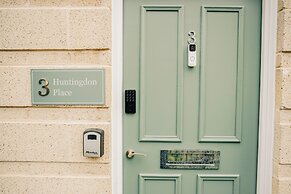 3 Huntingdon Place