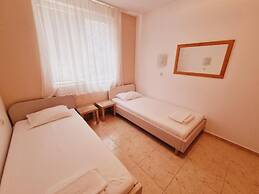 Breeze Apartments